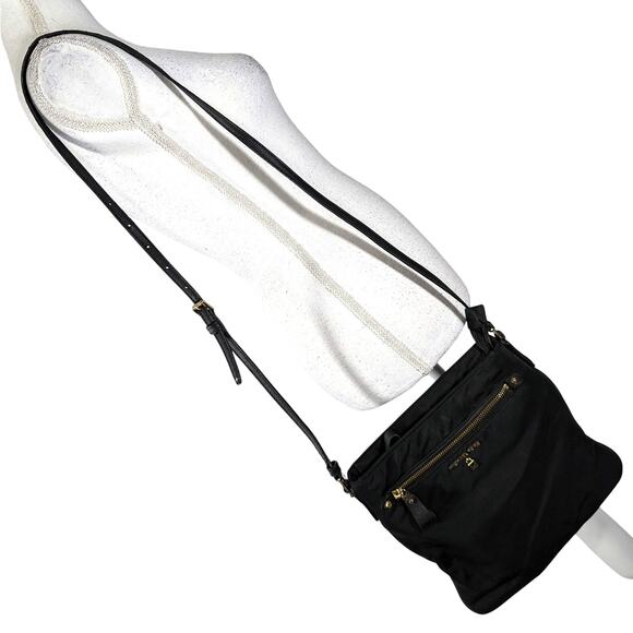 MICHAEL KORS! LUXE BLACK NYLON CROSSBODY W/GOLD HARDWARE PURSE, HANDBAG! - Picture 1 of 13